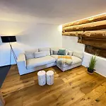 Jhs Apartmán *